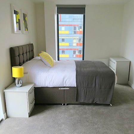 Quay Apartments Manchester Bagian luar foto